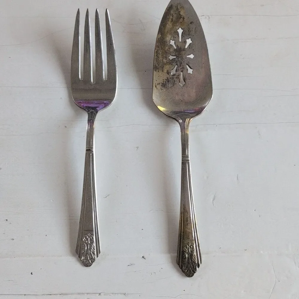 Vintage Royal Saxony 1935 International Silverplate Serving Set of 2